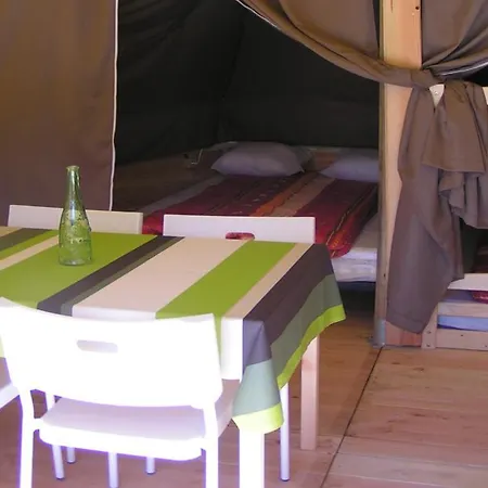 Camping Au Lac D'hautibus Кемпинг Париж
